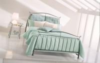 Кованая кровать с мягким изголовьем